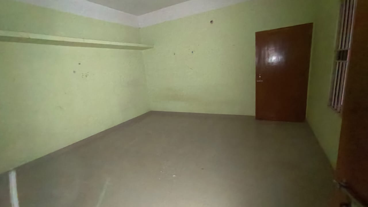Unfurnished 5 bhk in Hatigaon for Rent